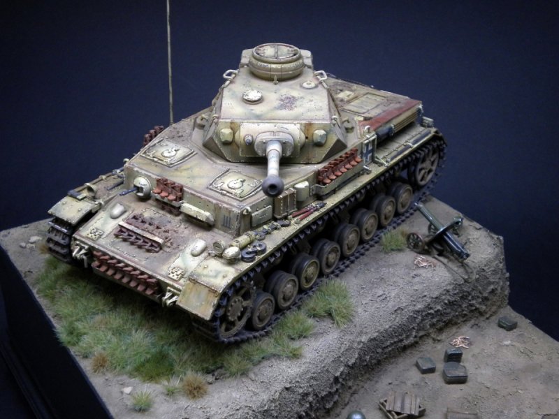 Dragon Models - Pz.Kpfw. IV Ausf.F2 - At Kursk