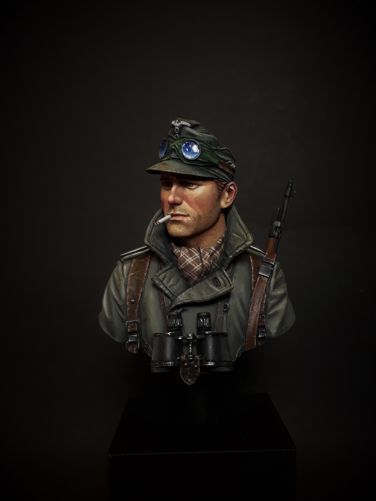 Young Miniatures German Gebirgsjager YM1836 WW2 1/10th Unpainted Bust 