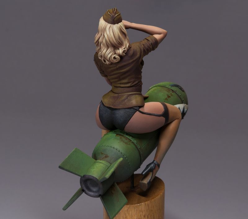 Rocket Girl / Bomb Girl from Dolman Miniatures