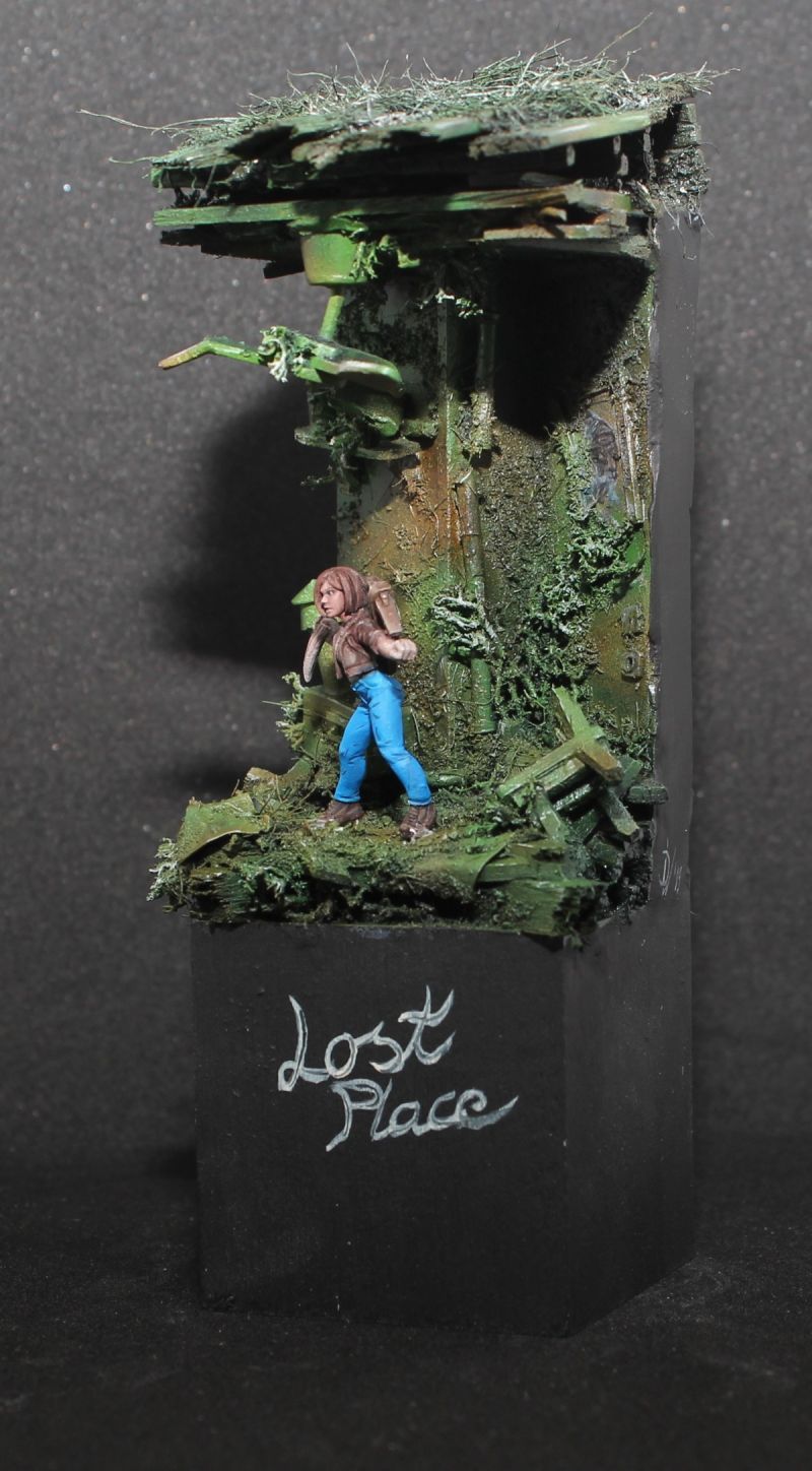 Lost Place with Sadie - Hasslefree Miniature