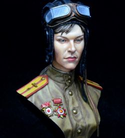 WWII Soviet Female Tanker - Life Miniatures