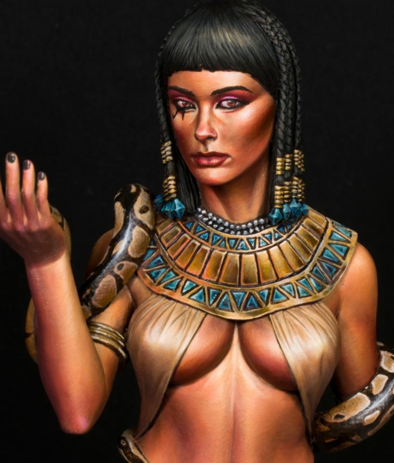 Cleopatra by Arnau Lazaro - Putty&Paint.