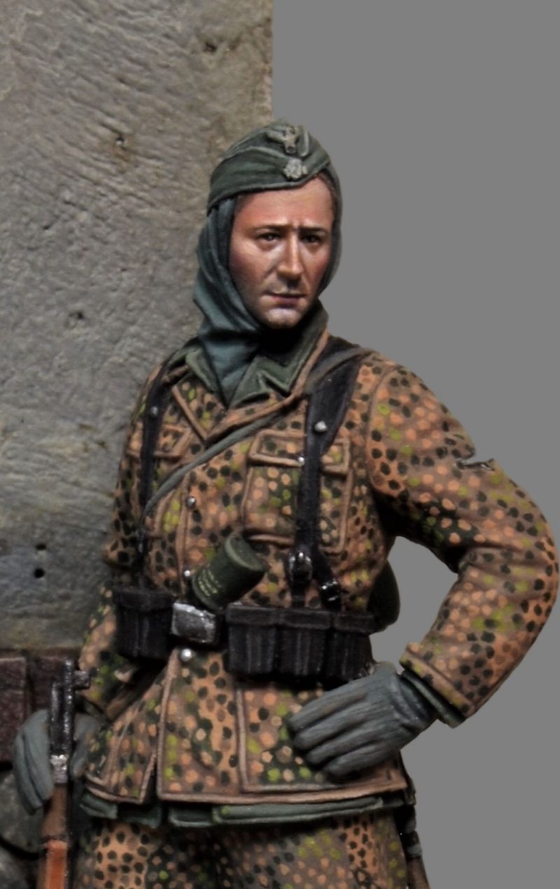 german ss soldier in pea dot