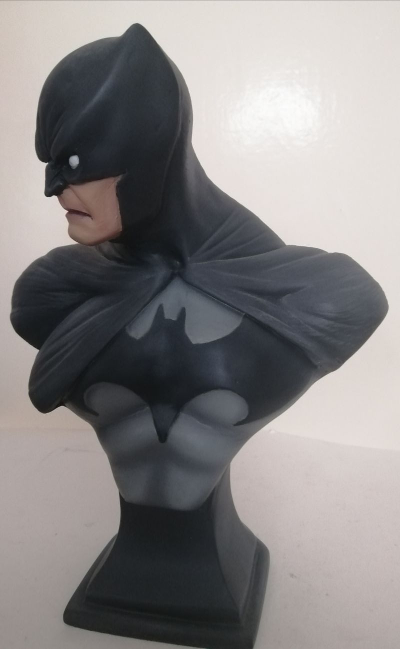Bat bust