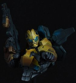 “Bee” Tiger soldier bust from luxumbra
