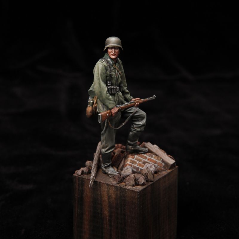 TAMIYA 1/35 WWII Mid German Infantry.
