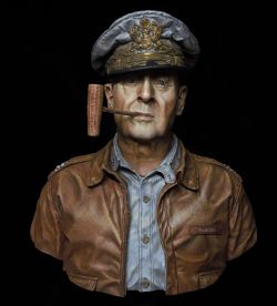 Gen.Douglas MacArthur 1/10 bust