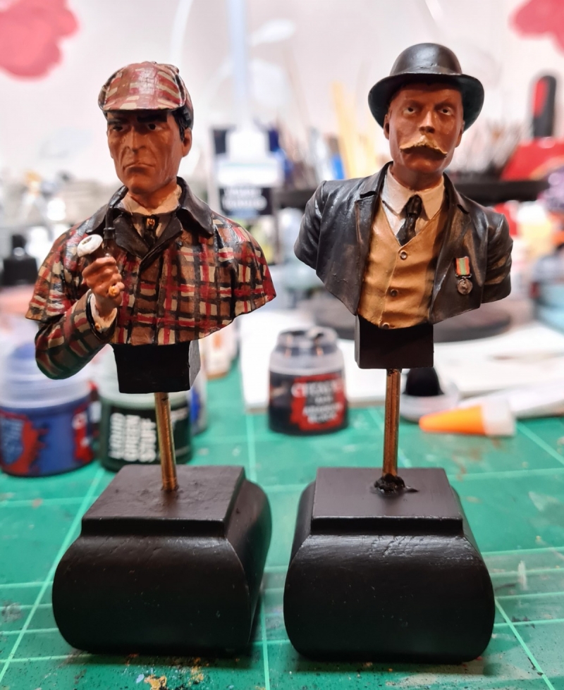 Bust of sherlock Holmes and dr Watson.