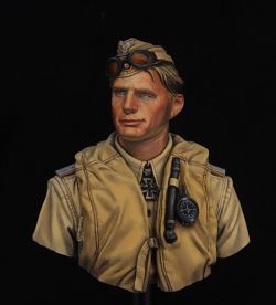 Luftwaffe pilot North Africa WWII 1\10 scae bust by Young miniatures