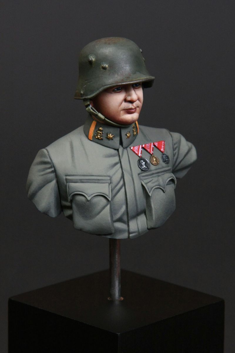 AUSTRO-HUNGARIAN INFANTRY/PIONEER OFFICER WW I Bust 1/16