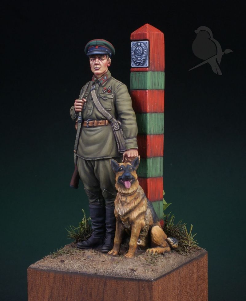 Sergeant of the NKVD Border Troops with a dog, 1941.