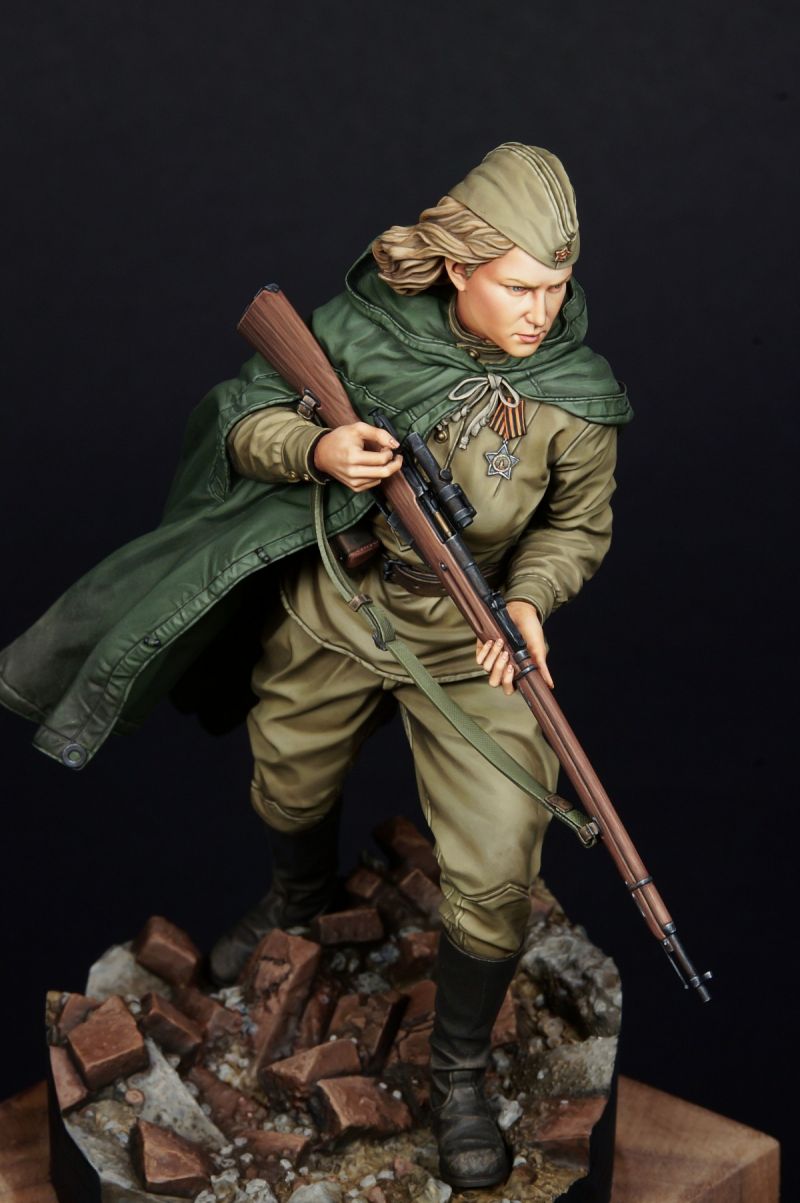 WW2 RED ARMY FEMALE SNIPER  (1/16 lifeminiatures)