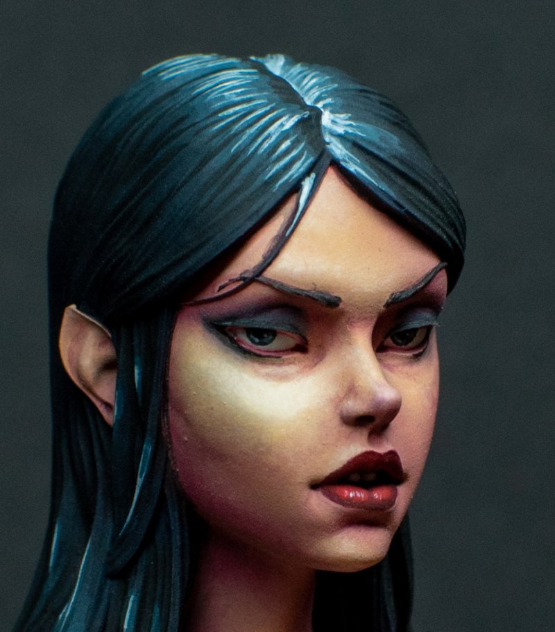 Aleesia, anatomic bust by Beyond Miniatures