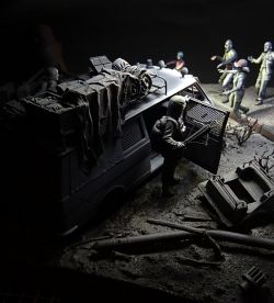 Zombie Diorama “Day-M. The Road”