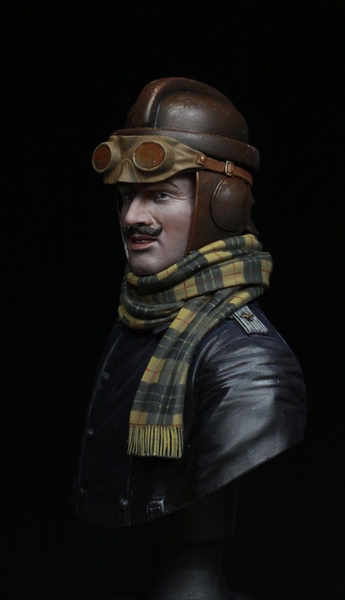 WW1 German Pilot ( Rood Helmet)