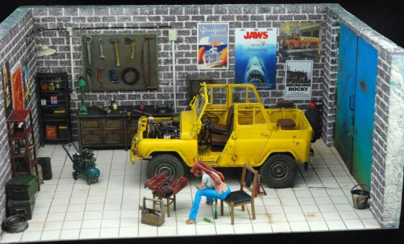 Garage diorama
