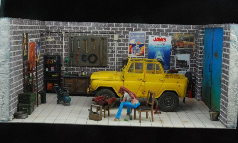 Garage diorama