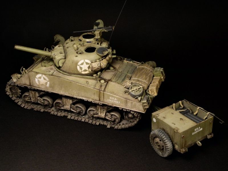 Sherman 105 Assault tank