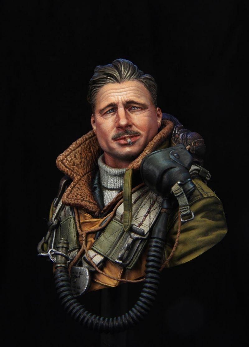 WWII RAF bomber pilot 1\10 bust boxart for Young miniatures
