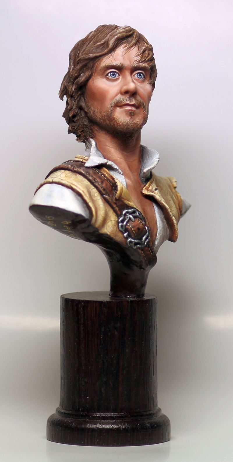 Wind of wanderings  (bust sculpted & painted by me)